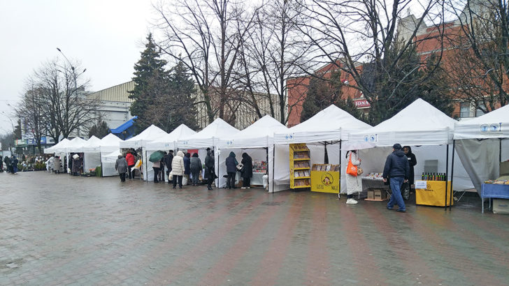 Expo-târg universal al producătorului autohton și salonul Mărțișor