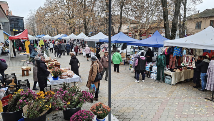 Expo-târgul „Toamna la Glodeni” prilejuit de  Hramul oraşului